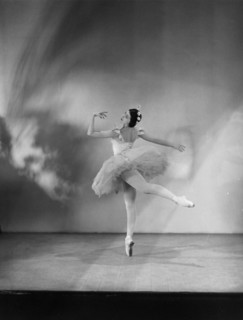 Margot Fonteyn interprétant "La Belle au Bois Dormant"