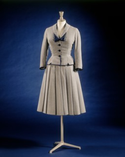 Morton, Tailleur