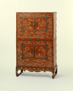 Armoire laquée
