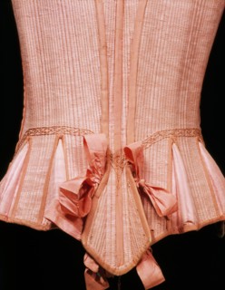 Corset pour femme, Angleterre
