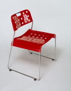 Kinsman, Chaise empilable "Omkstack"