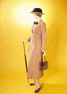 Lady's suit and hat. England, early 20th century