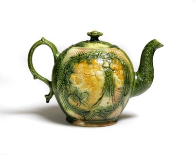 Teapot, by William Greatbatch. Staffordshire, England, mid-18th century