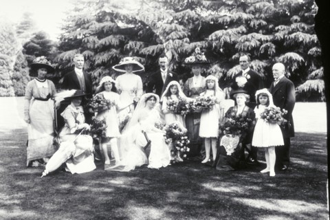 Miss Croswaite Wedding, Lafayette Portrait Studios. London, England, 1912. 
Londres, Victoria &