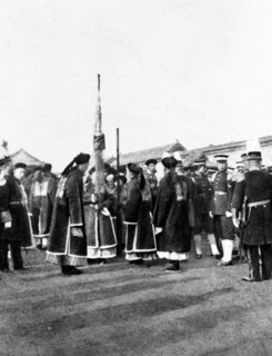 Pu Yi se prépare pour une cérémonie d'accueil, 1er décembre 1922