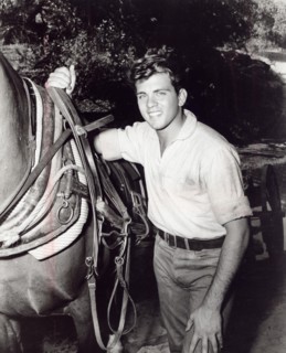 Entertainment News - April 2, 1959