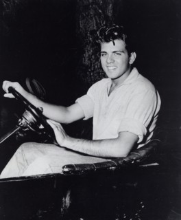 Entertainment News - April 2, 1959