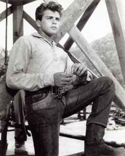Entertainment News - April 2, 1959