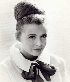 Entertainment News - May 10, 1963