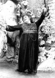 Shelley Winters Retro