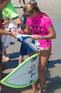 Surfing: Quiksilver Pro and Roxy Pro